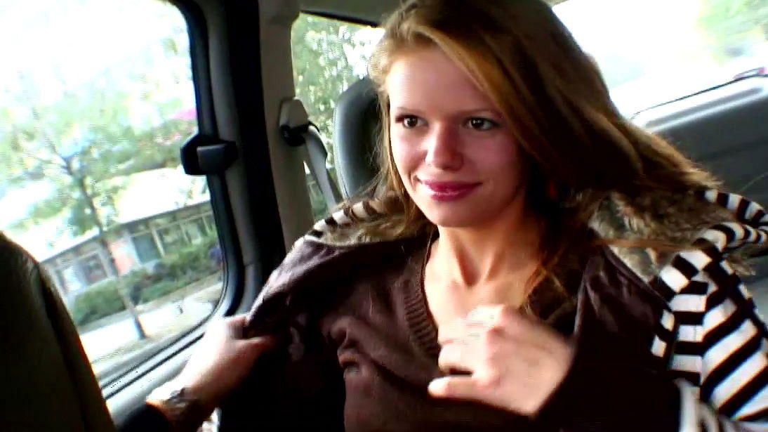 Pretty babe Jenny Noel is sucking dick for cash