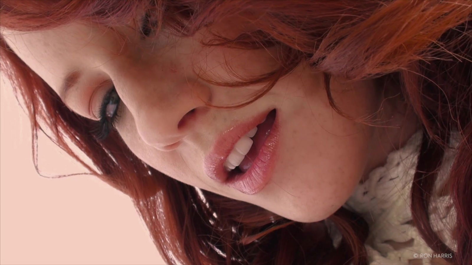 Stunning redhead lets finger ravish love hole