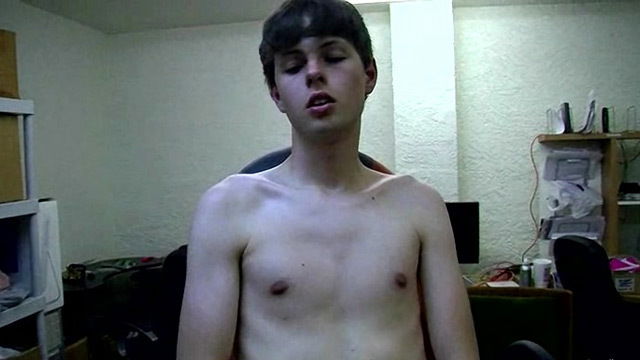 Schoolboy Dustin Beeber is wanking his horny rod