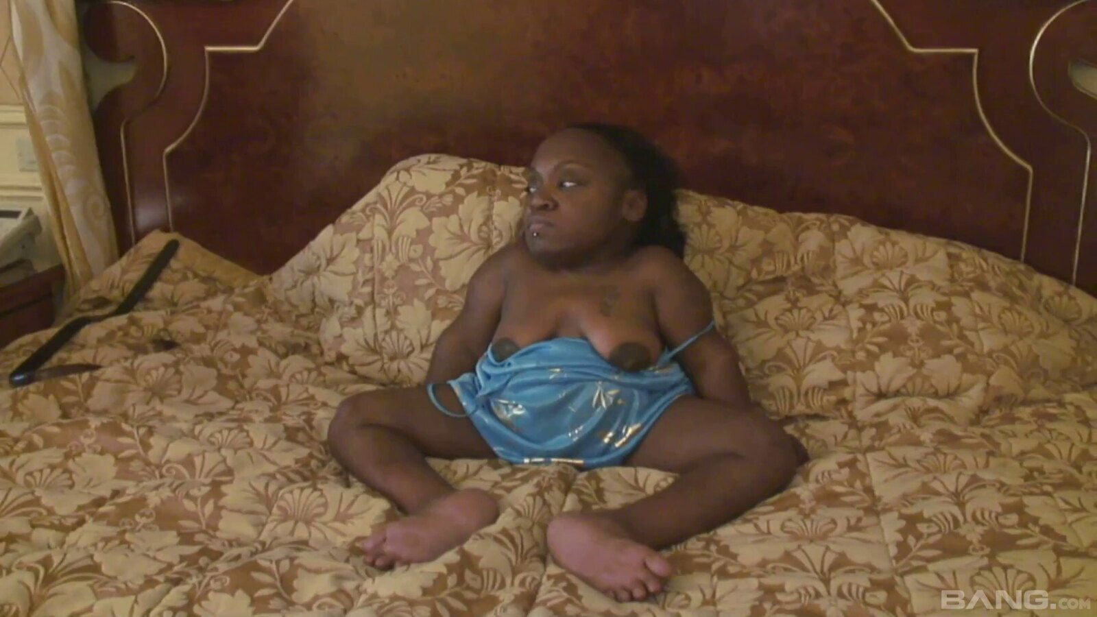 Hardcore interracial screwing with an ebony midget whore