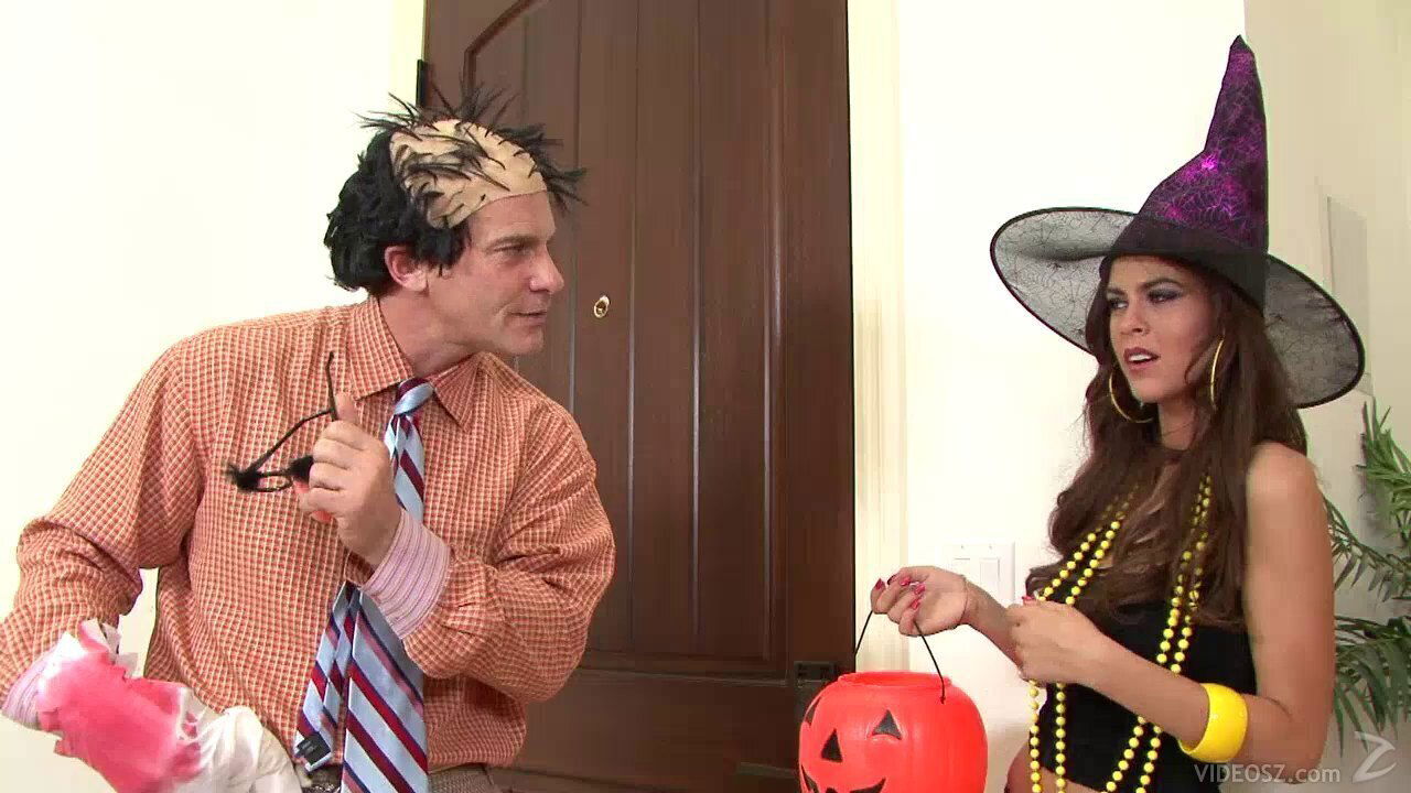 Hardcore Halloween doggystyle pounding with hussy Cindy Jones