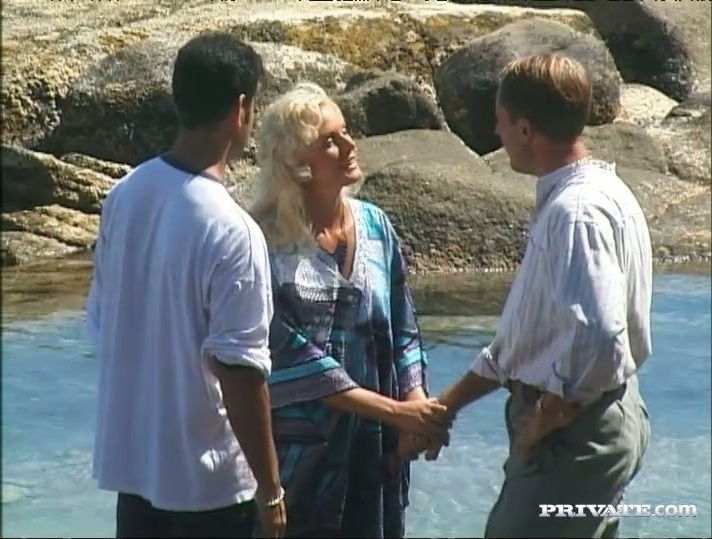 Suzan Nielsen gets sandwiched on a rocky beach in MMF clip