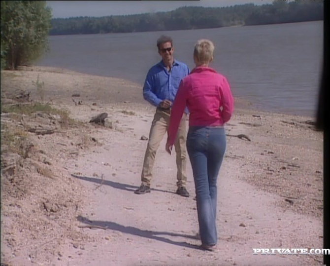 Rough sex on beach dunes with the sexy brunette Sandra Iron