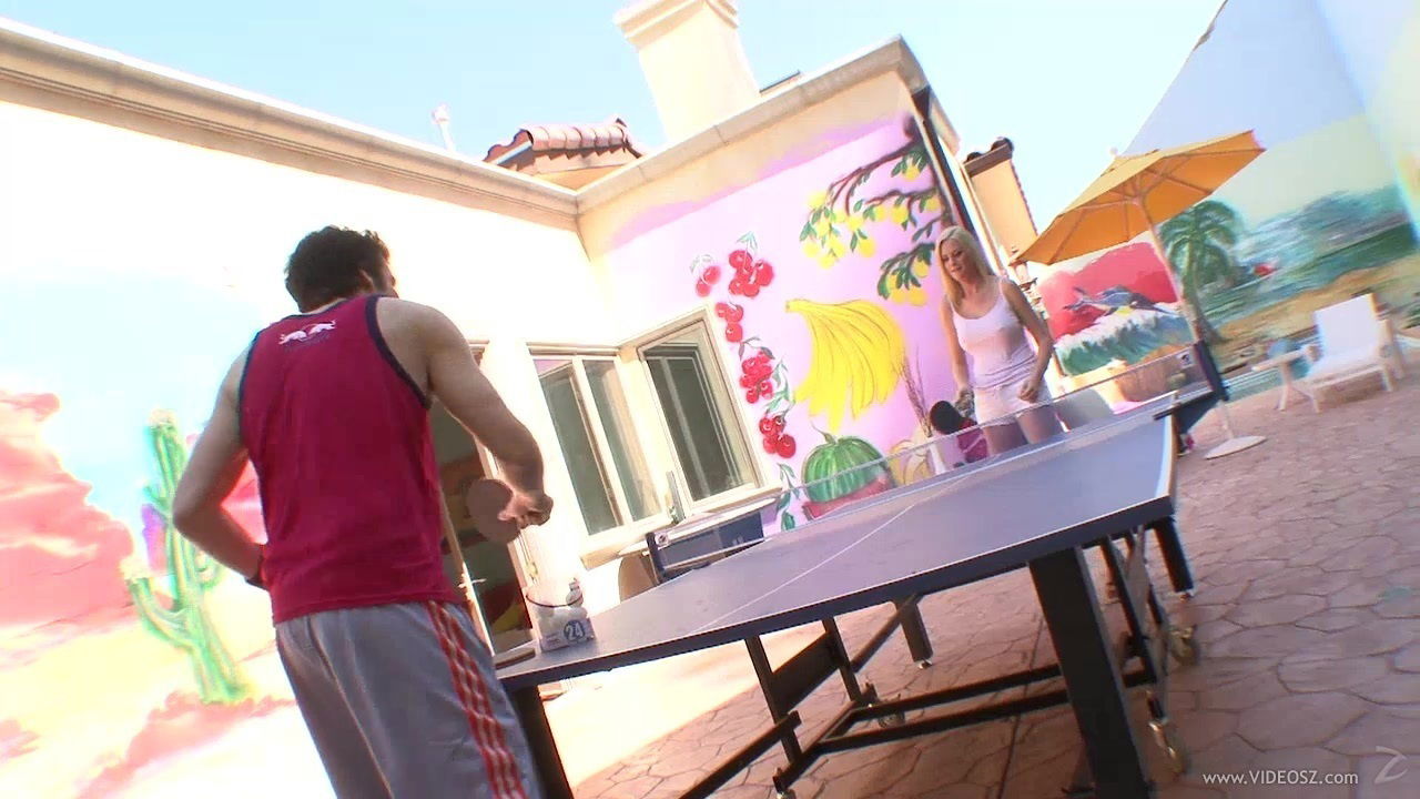 Stunning blonde wench Camryn Cross gets fucked