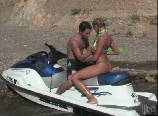 Fantastic Teena Fine Gets Fucked Beach Reality Story