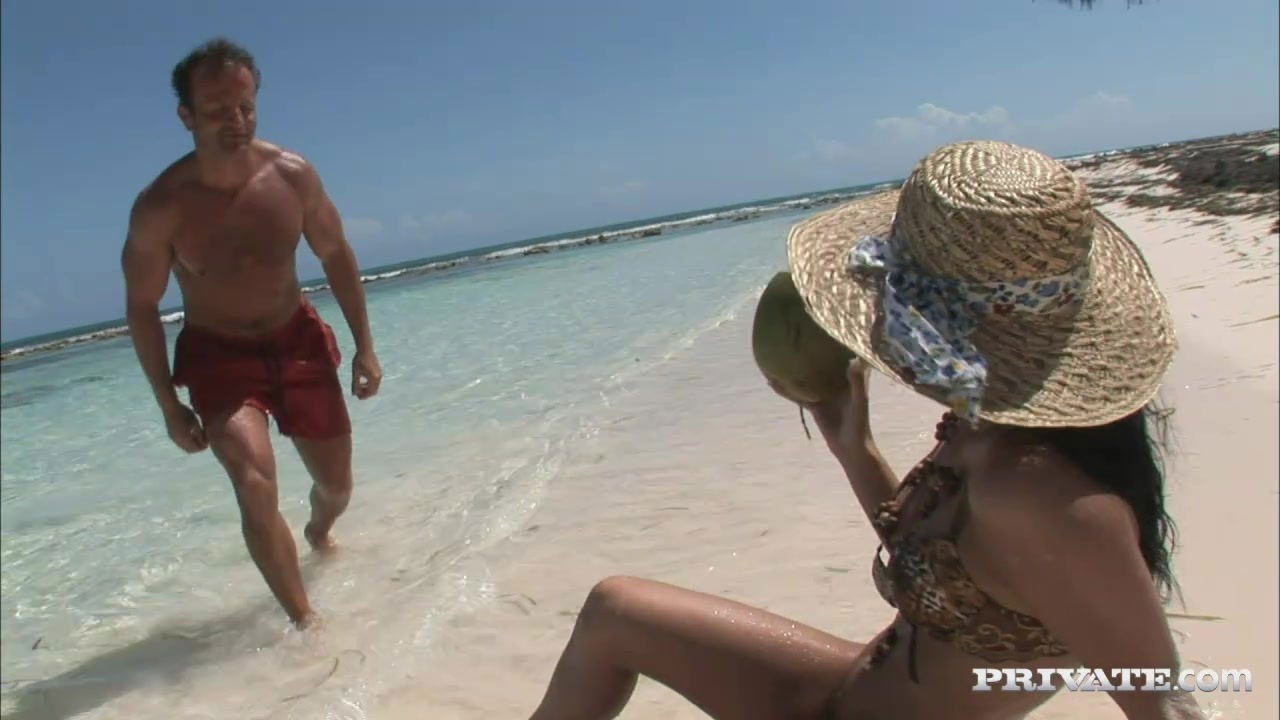 Perfectly Veronica love full sand