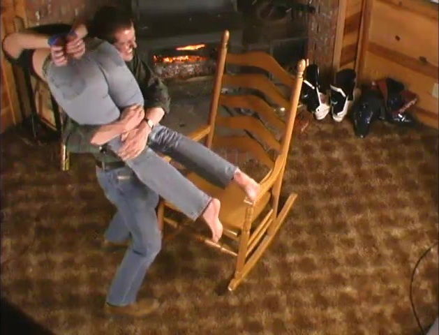 Rhiannon Bray gets bound pinched with claws