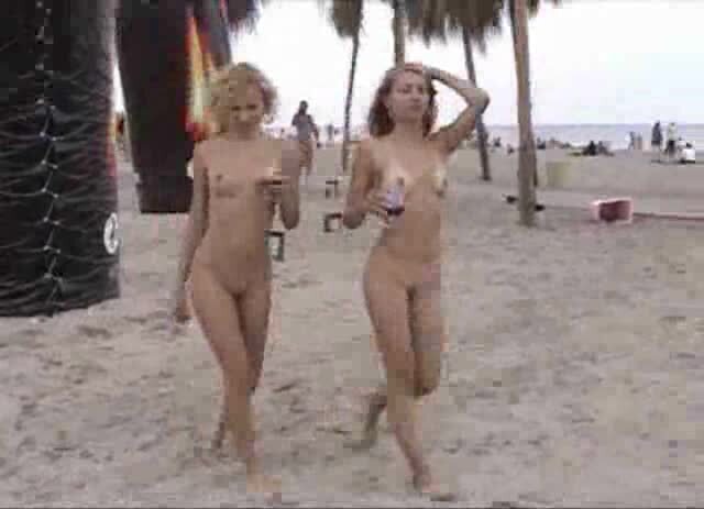 Voyeur catches pretty slim girls nude beach