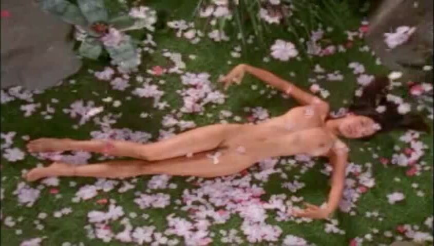 Busty Asian cutie Hiromi Oshima shows nice body