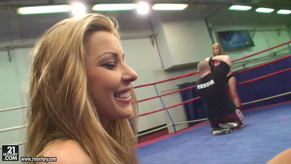 NudeFightClub with Sophie Moone Cindy Hope