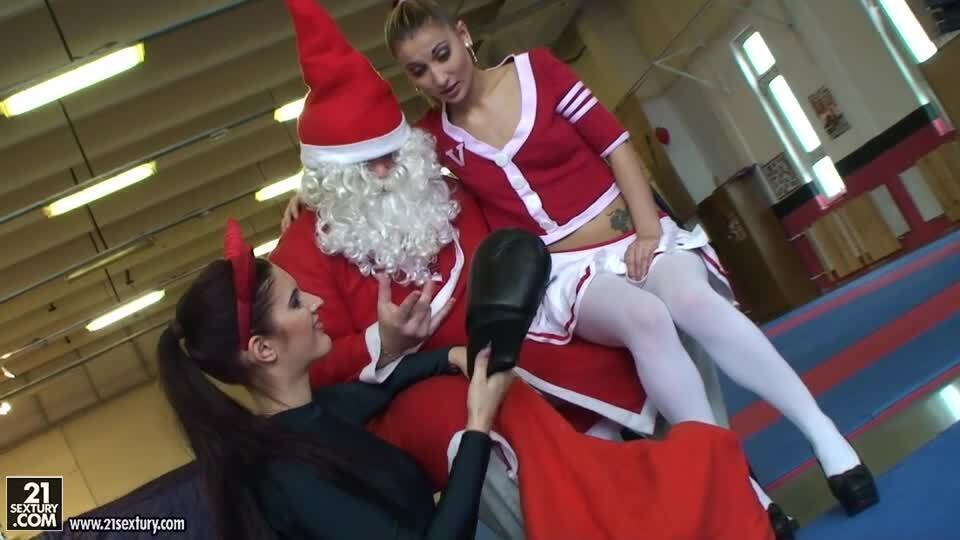 Celine Doll Mira Sunset lick each other's pussies tatami