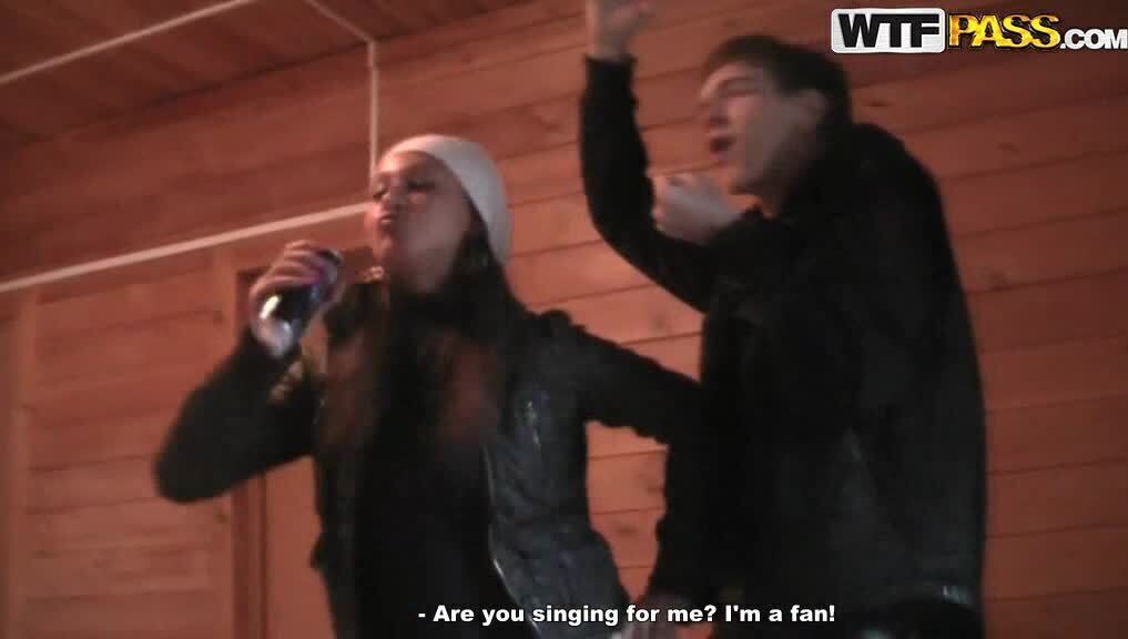 Guys and girls prepare for the amazing sex party