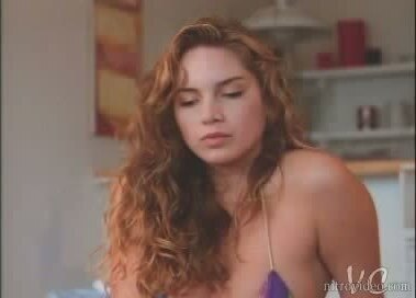 Heart-Stopping Brunette Heidi Lands Shows Under Shower