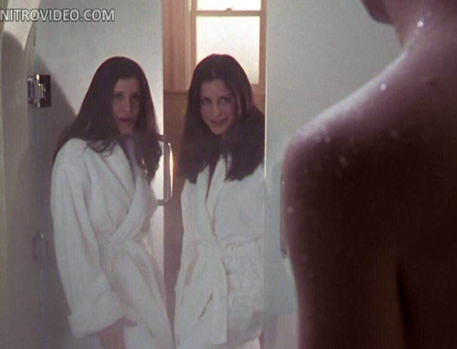 Lezzies Alicia Loren & Annie Sorell Kissing in the Shower