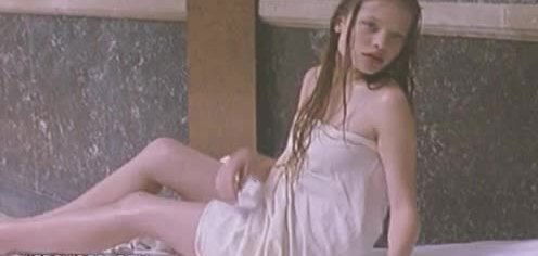 Sexy Melanie Thierry Swiming Naked in the Pool