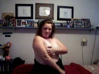 BBW slut toying her wet vagina in amateur video