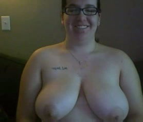 Old fatheavy bitch on webcam still likes to play with herself