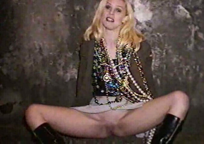 Drunk blonde amateur chick masturbates outdoors during mardi gras