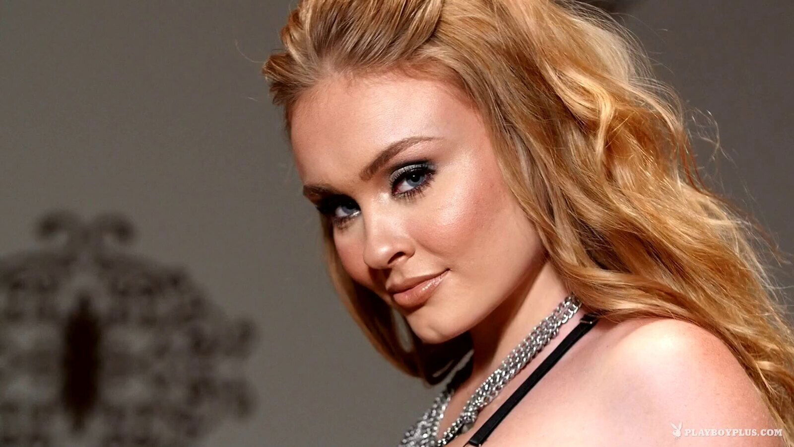 Glamorous Harley Rae can't wait to reveal her attractive curves