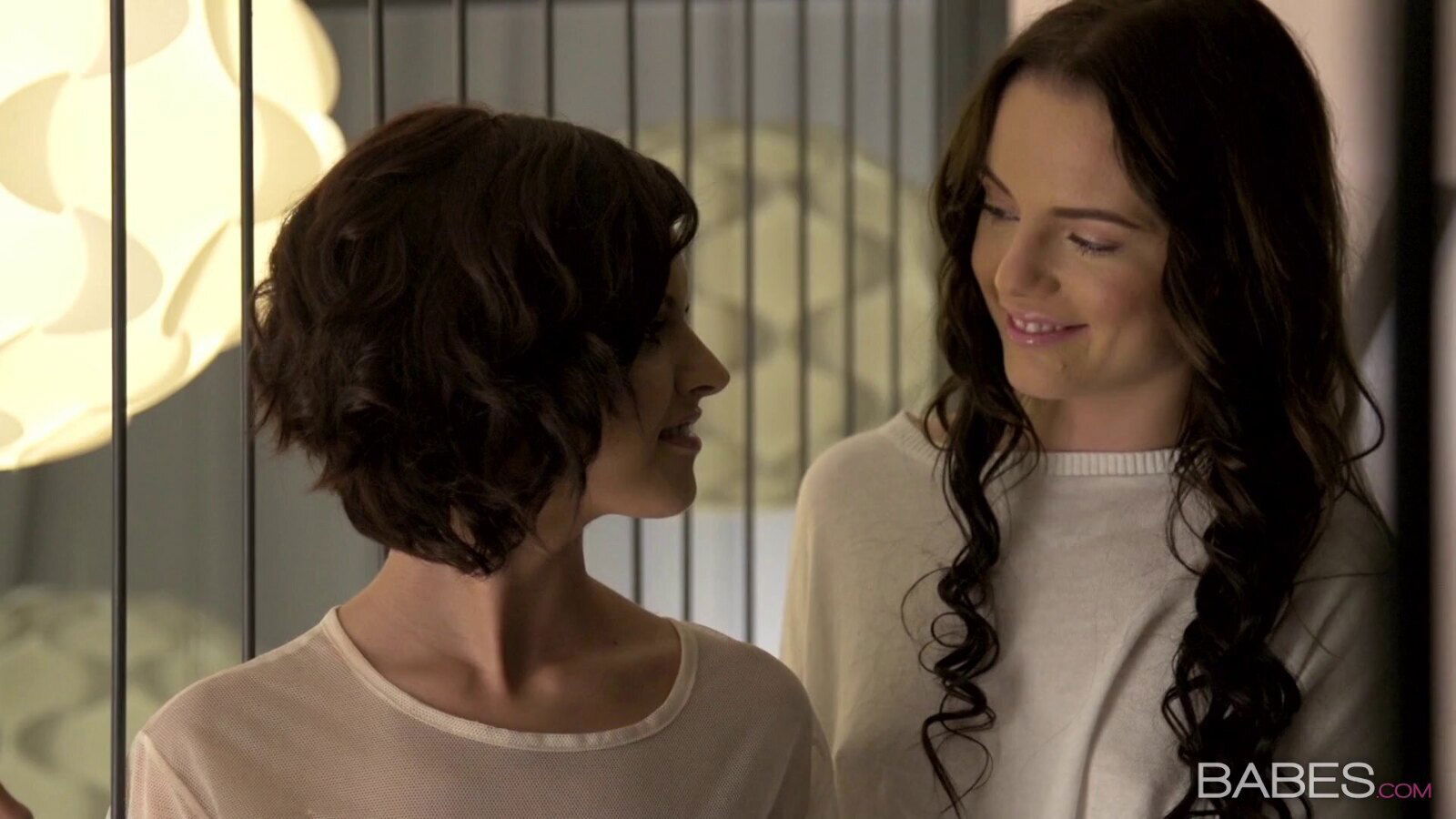 Rubby Belle and Vanda Lust smutty lesbians finds pleasure in pussy licking