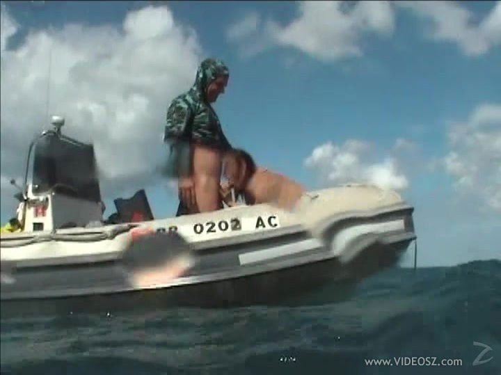 Estella Leon has a threesome outdoors with scuba divers