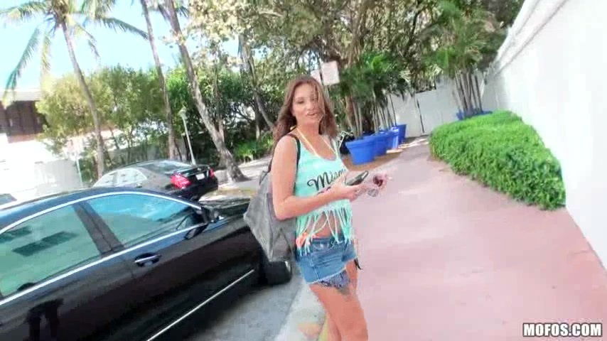 Abella Johnson sucks fucks camera