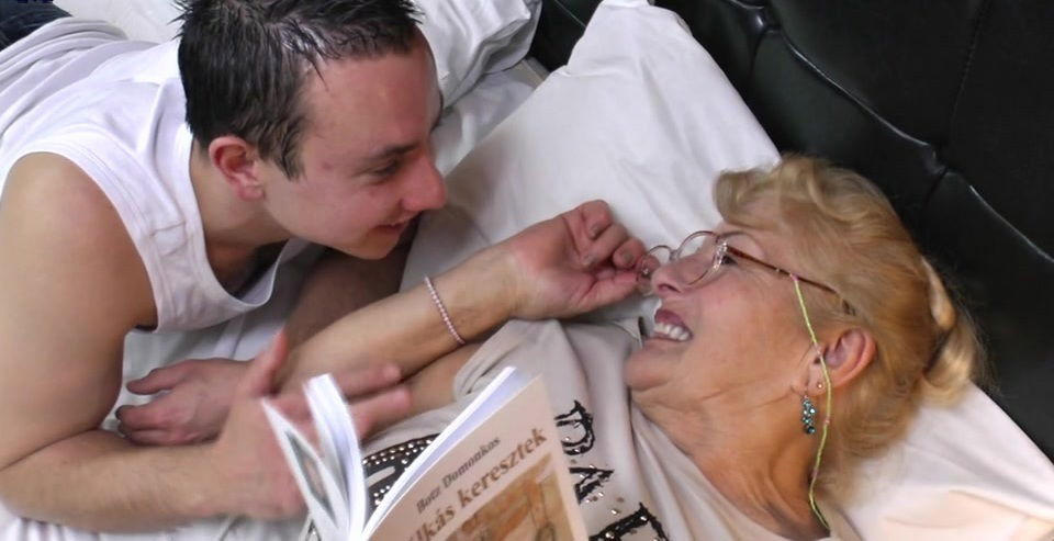 Hairy lady fucking licking