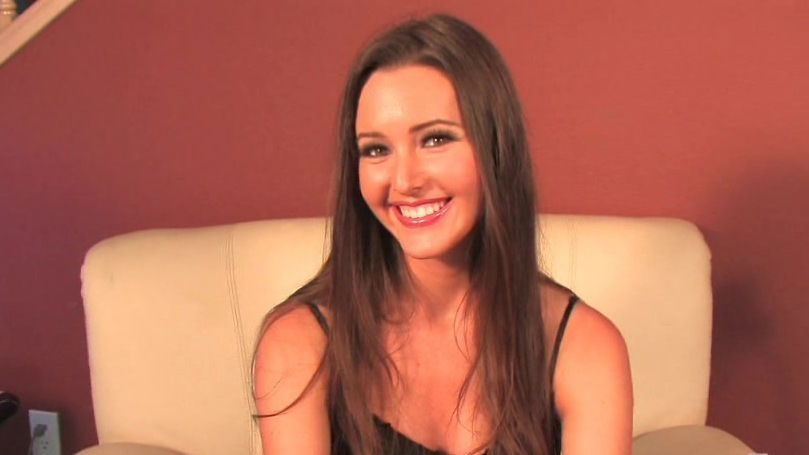 Erica Ellyson playign with her trimmed cunt