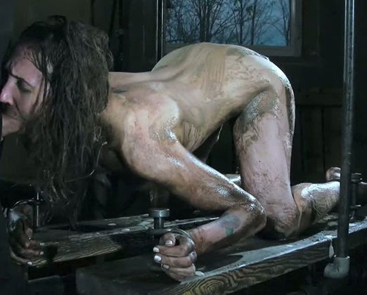 Horny master orders his submissive slave Sierra Cirque to suck his dick