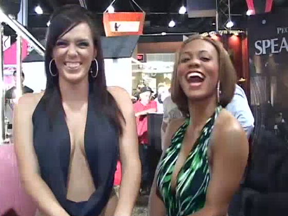 Sexy adult performer Rose Lynn friendly loves showing