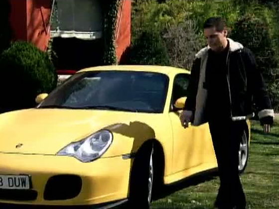 Slutty gold digger Vanessa fucks rich outdoor