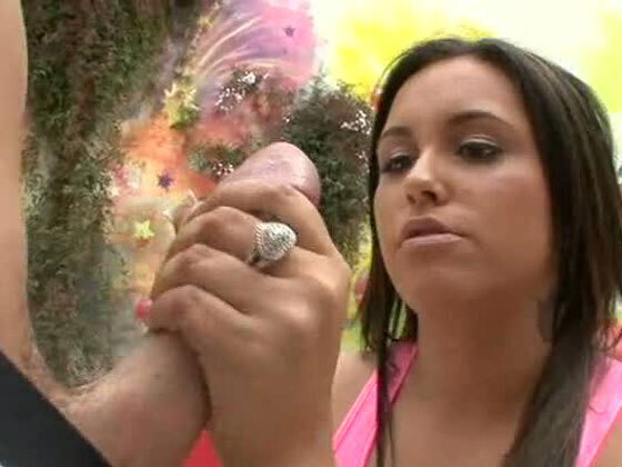 Lecherous brunette Taisa Banx allows penetrate oiled hole