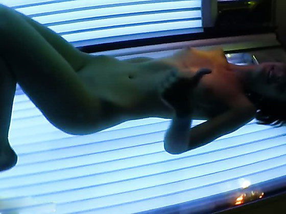 Sex lovers cum in the solarium - Dasi West