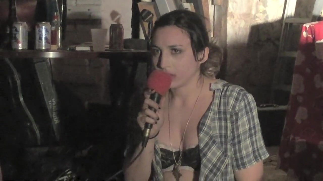 Naked on Stage-Courtney Love Sexy-Sura Hertzberg-157 Nak7age-157