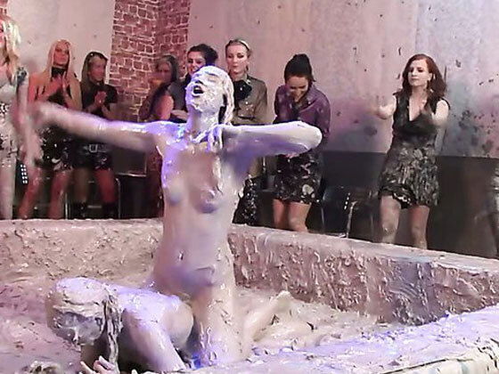 Lesbian dirty fights in the pool. Hot video