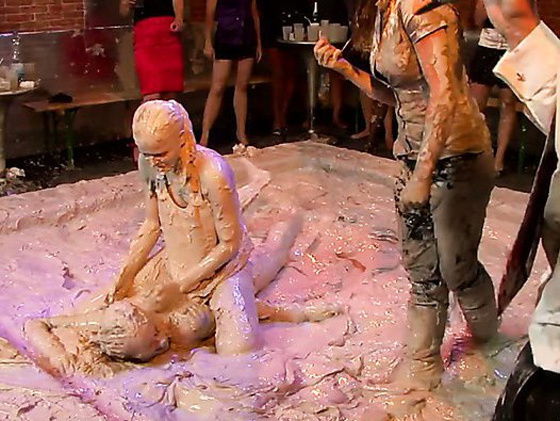 HOW ABOUT SOME MUD SHAMPOO, BITCH!