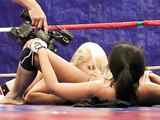 NudeFightClub backstage with Brandy Smile & Lioness