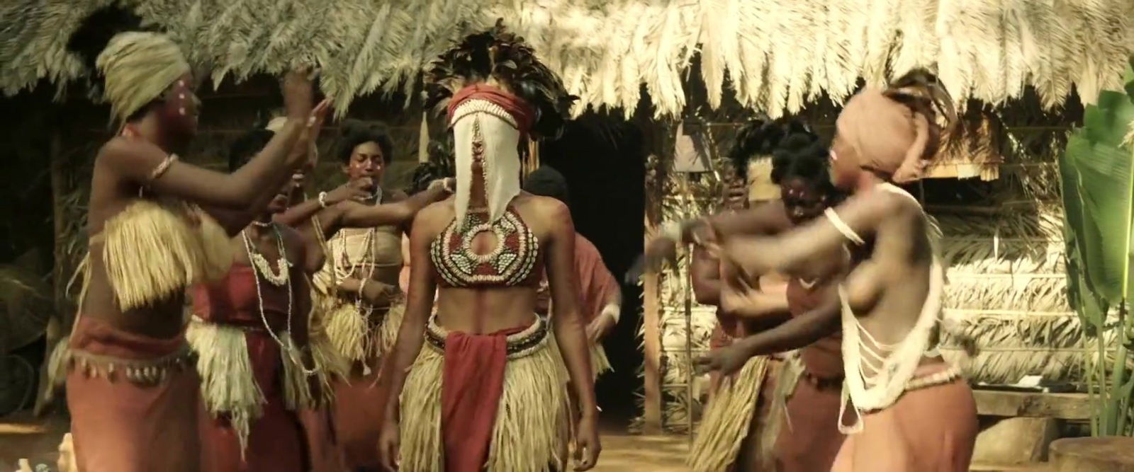 Adriana Ugarte & Berta Vazquez - 'Palmeras En La Nieve' (2015)