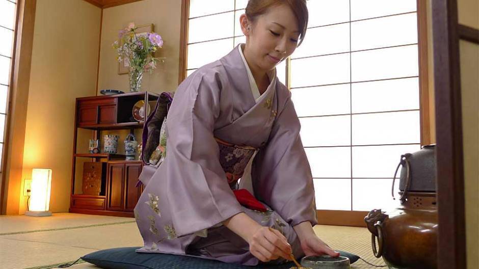 Yui Saejima in Yui Saejima is having a tea ceremony in her home - AviDolz