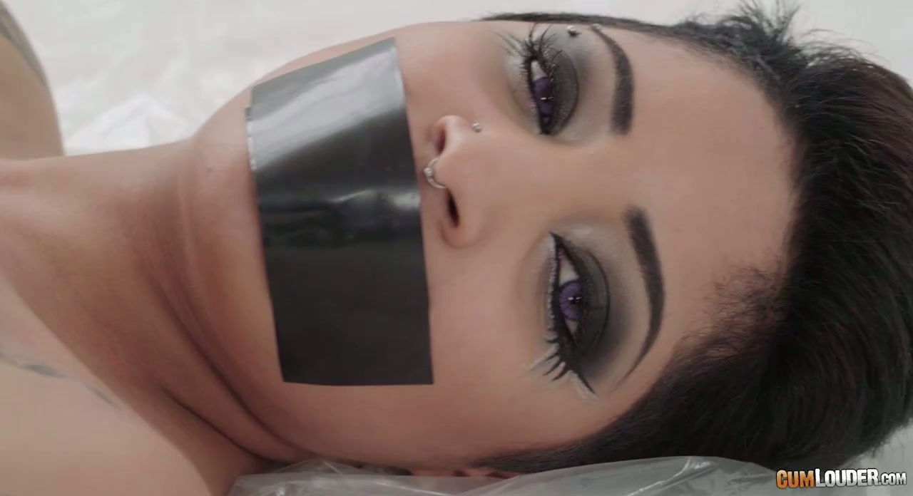 Kinky Brazilian busty slut Ray Golden turns fuck into a masterpiece