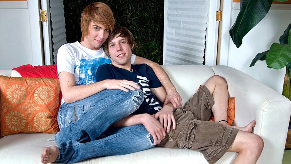 Caught Jerking And Fucked Hard - Atlanta Grey And Kaiden Ertelle - ExposedEmos