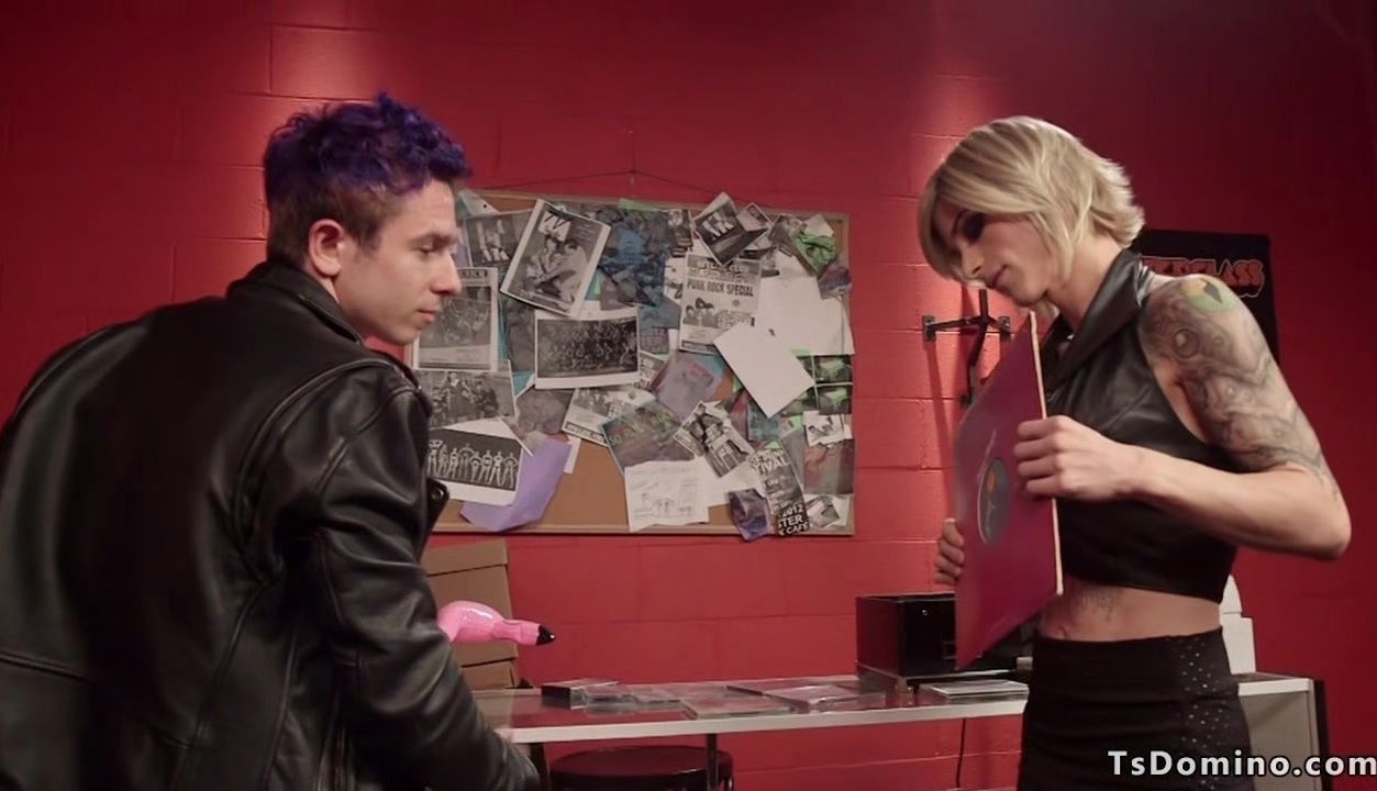 Tranny in leather mini skirt fucks guy