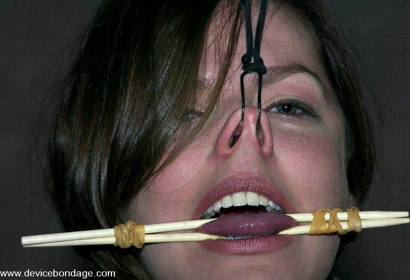 Bobbi Starr Sarah Jane Ceylon Kayden Faye in Bobbi Starr Live, Part 1 - DeviceBondage