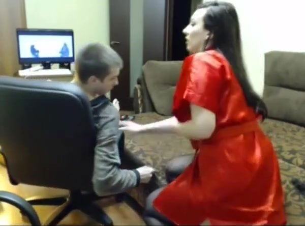 BUSTY KITTY PLAYS WITH HERSELF THAN SHE SUCK HIS BF'S COCK