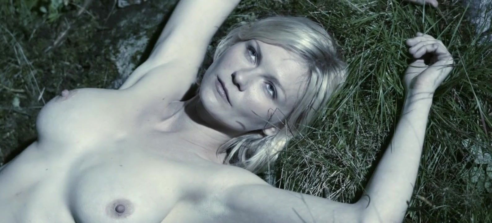 Kirsten Dunst - 'Melancolia'