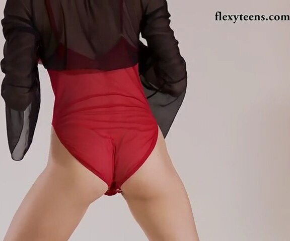 extremely flexible najdenko flashes wonderful beaver