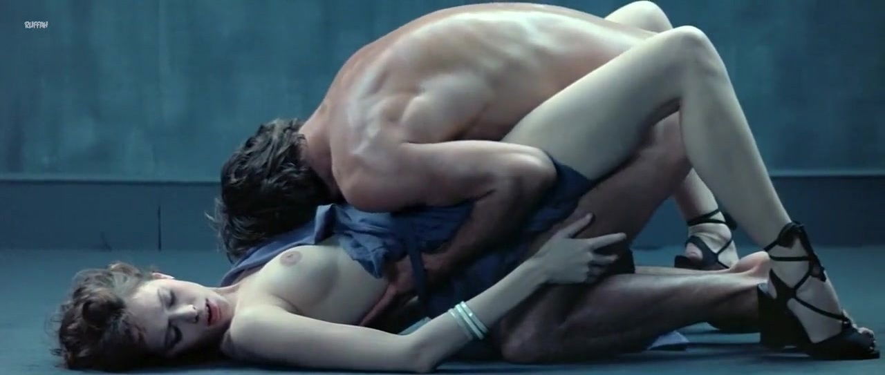 Sylvia Kristel - Emmanuelle L'antivierge aka Emmanuelle II (1975)