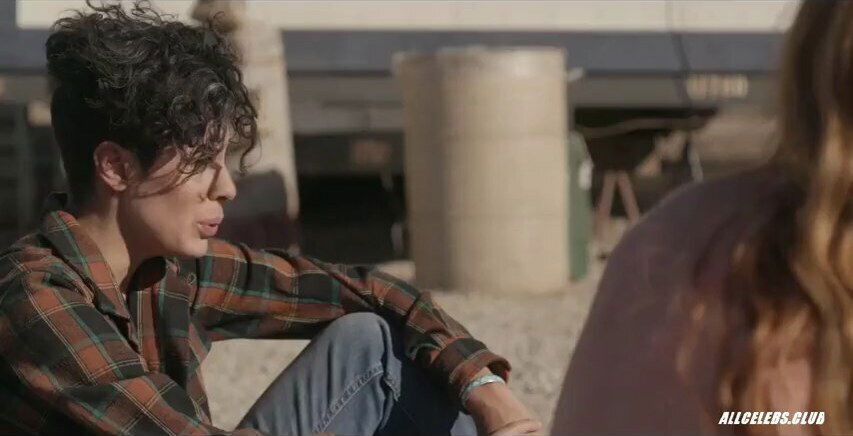 Native Menuez and roberta colindrez in i love thick - S01E06