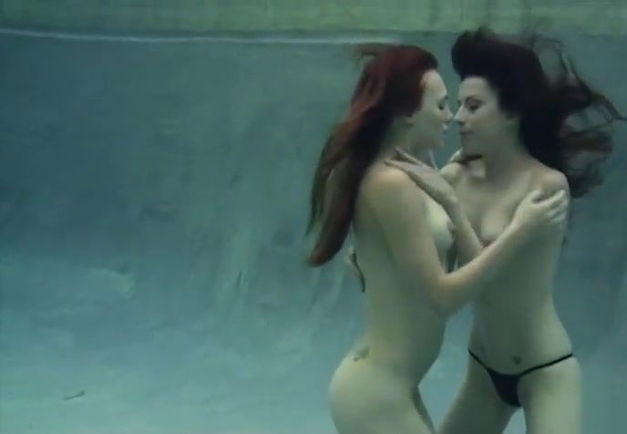 Jolene Hexx - underwater