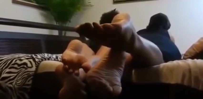 sexy latina soles in the pose